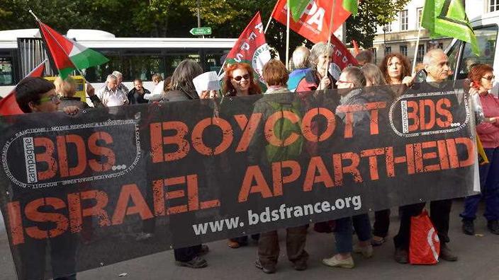 BDS supporters protesting