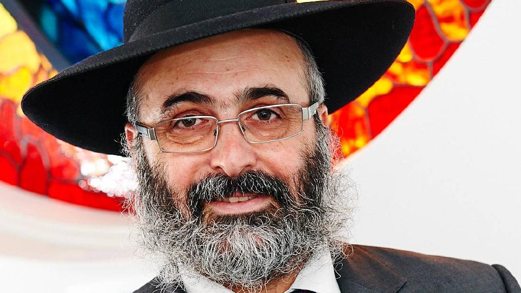 front on headshot of Rabbi Meir Shlomo Kluwgant