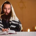 Launceston Rabbi Yochanan Gordon commemorates Jewish New Year with blowing of the shofar