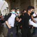 Israeli police and Palestinians clash at Jerusalem holy site
