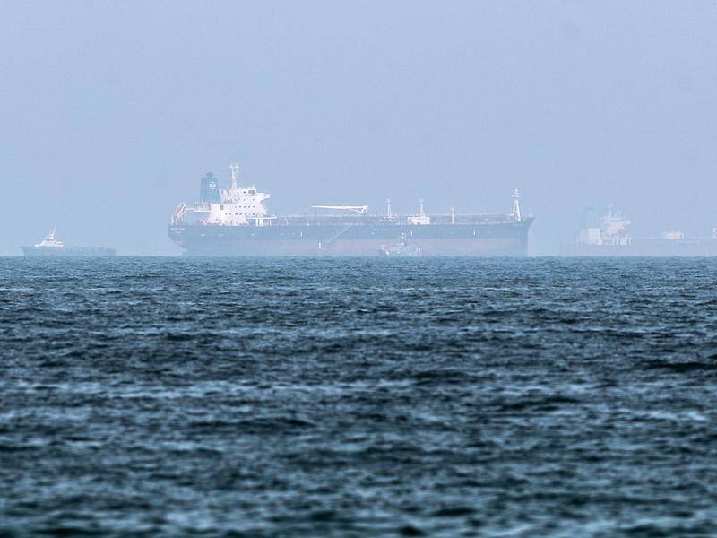 Boarders exit tanker off UAE coast